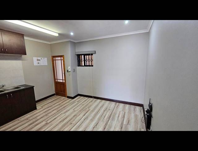 1 BEDROOM PROPERTY TO RENT IN DIE BULT